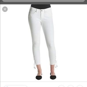 Levi’s 711 white cropped jeans